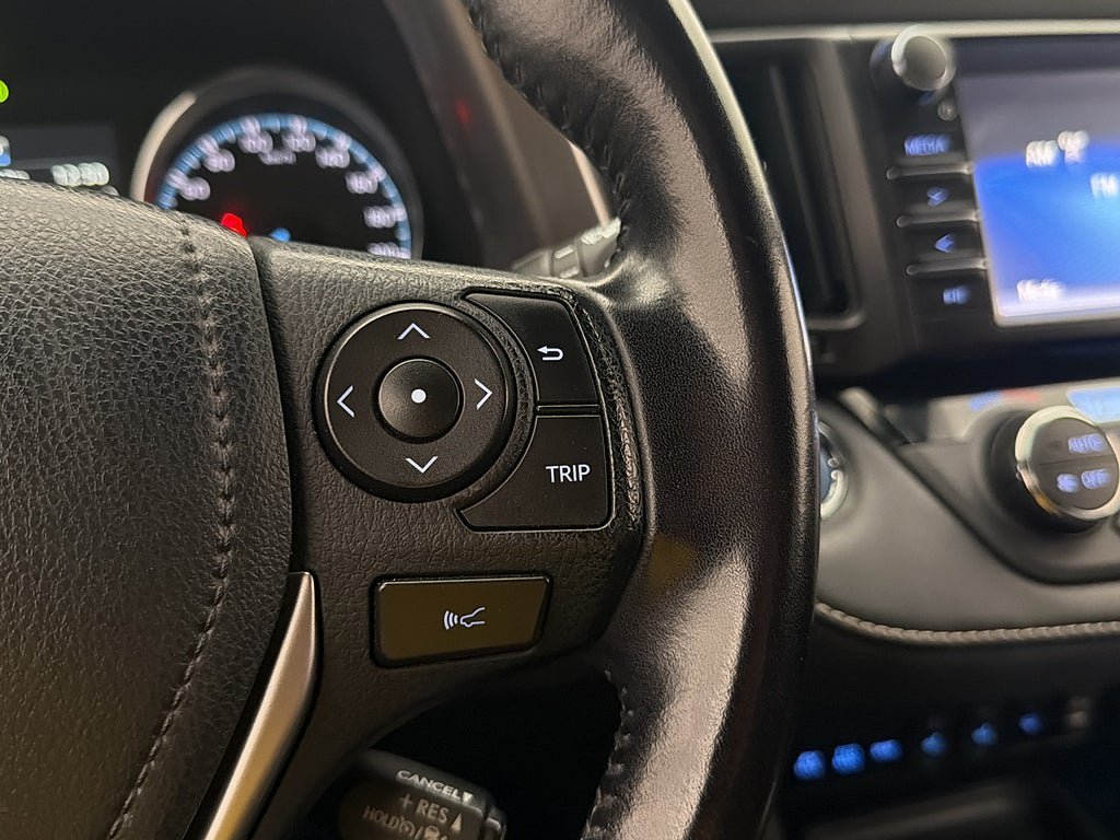 Vehicle Image 17