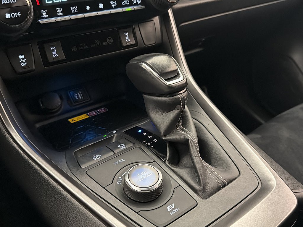 Vehicle Image 23