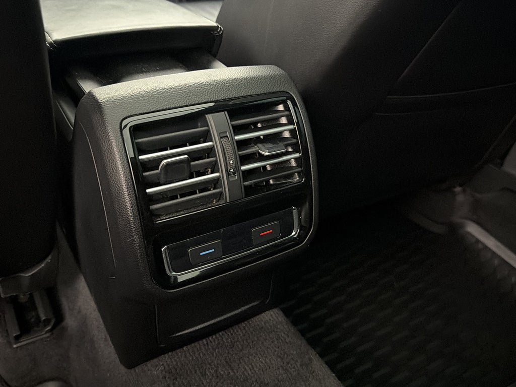Vehicle Image 24