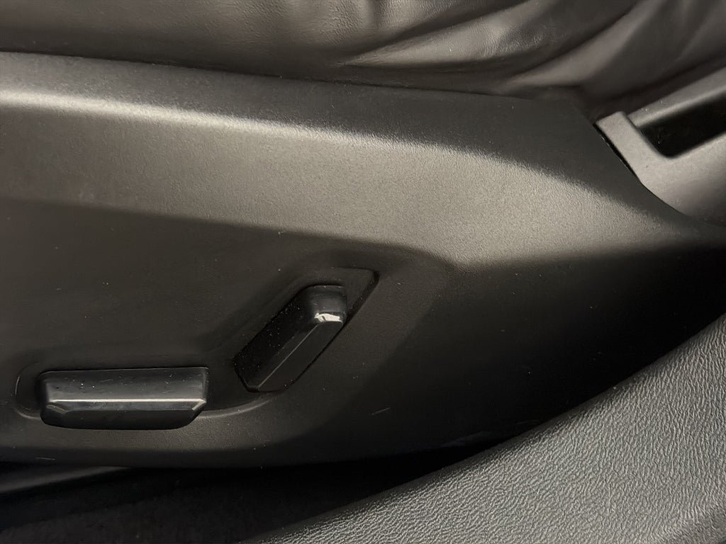 Vehicle Image 33