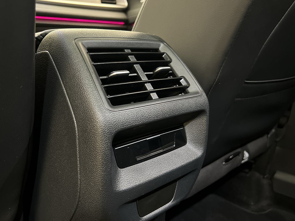 Vehicle Image 28
