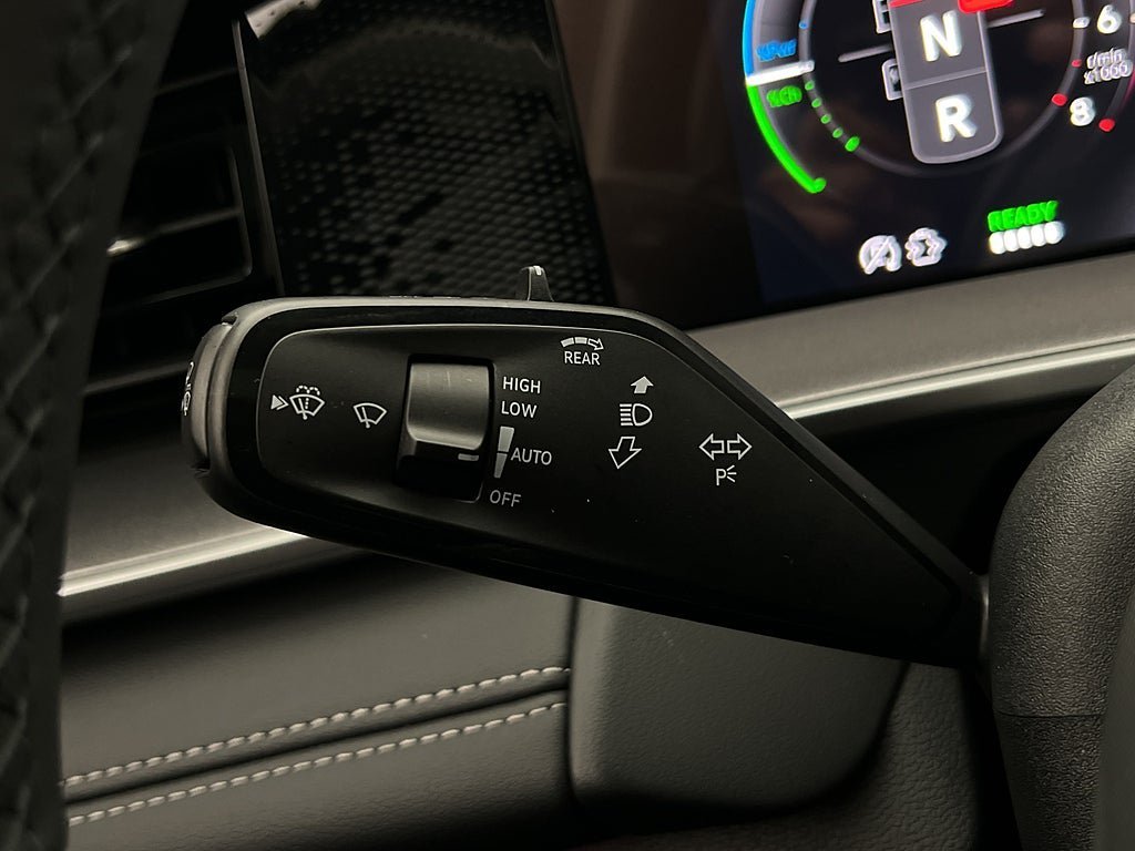 Vehicle Image 36
