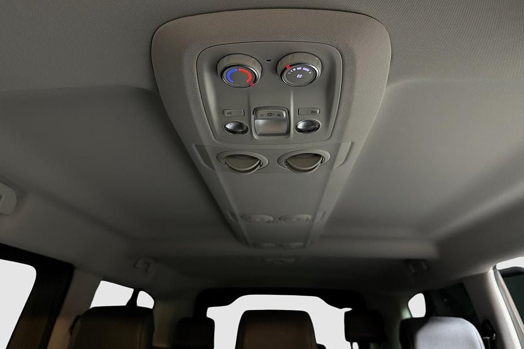 Vehicle Image 21
