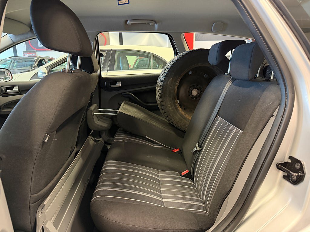 Vehicle Image 19