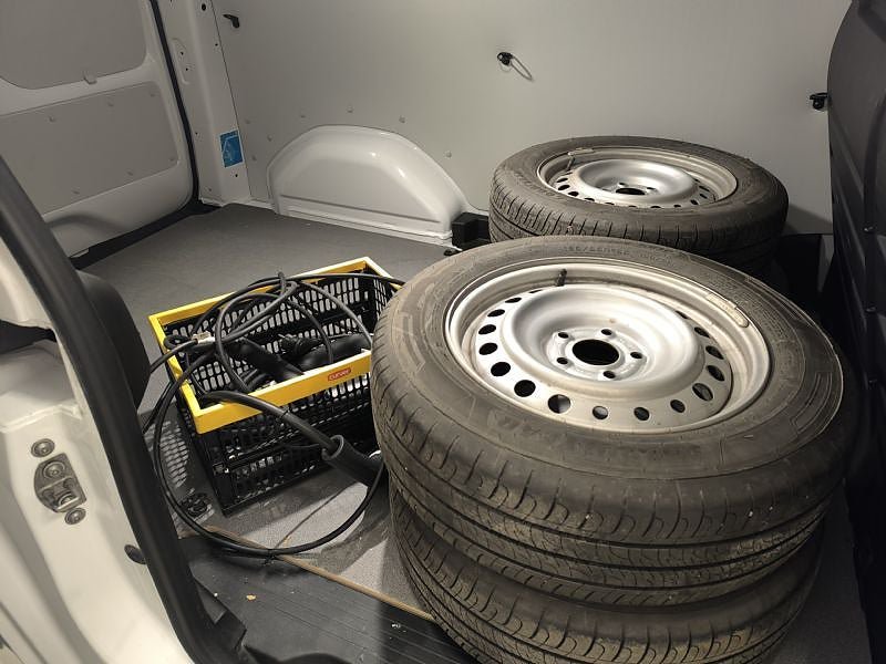 Vehicle Image 9