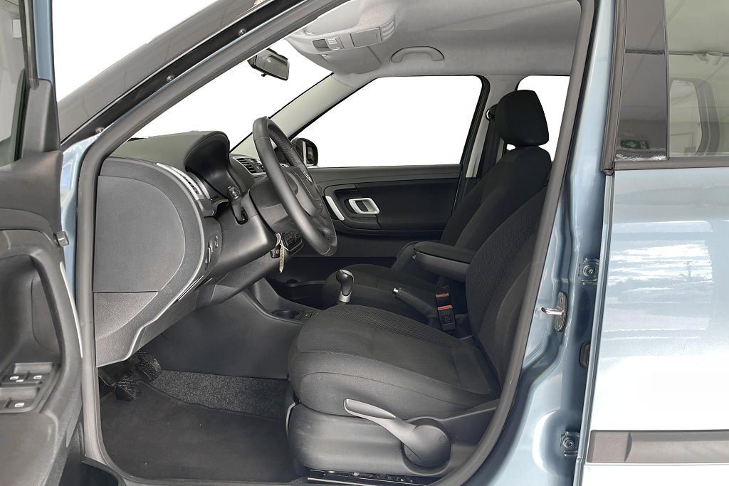 Vehicle Image 14
