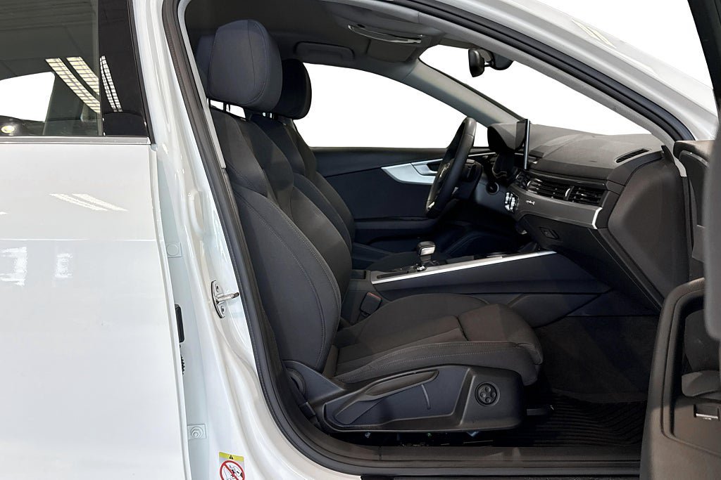 Vehicle Image 16