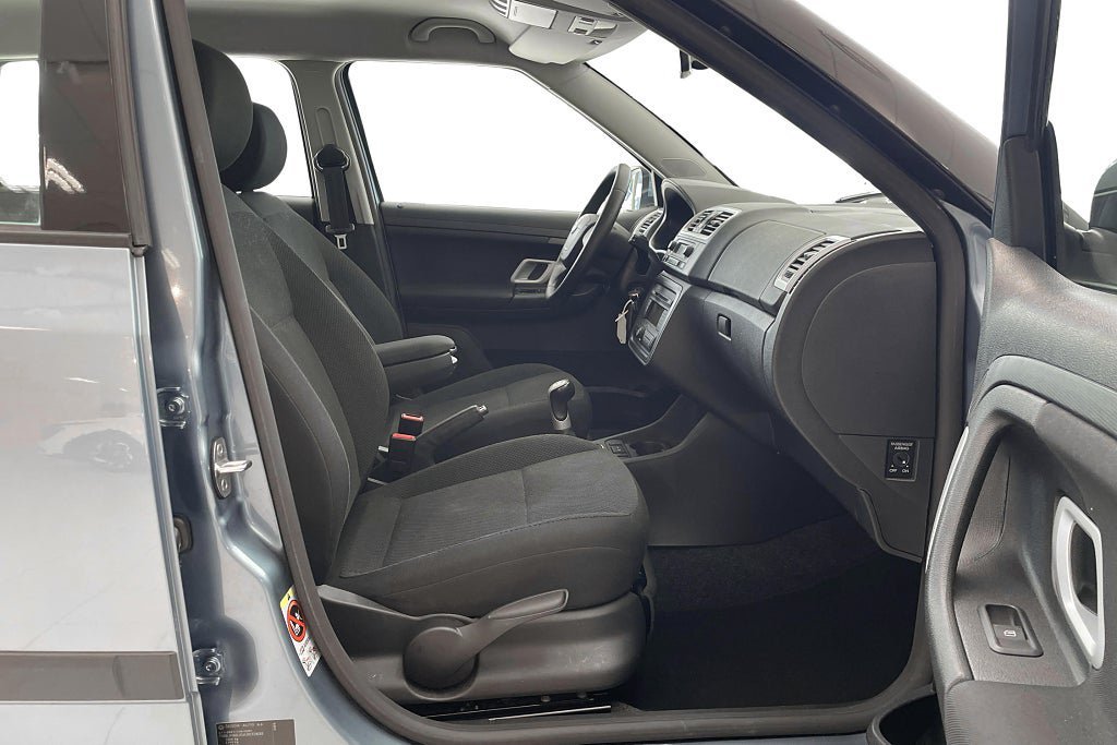 Vehicle Image 16
