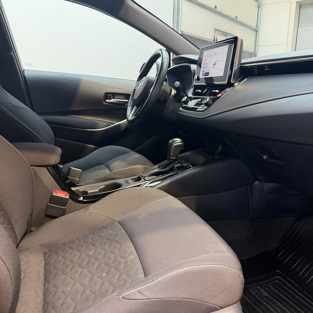 Vehicle Image 11