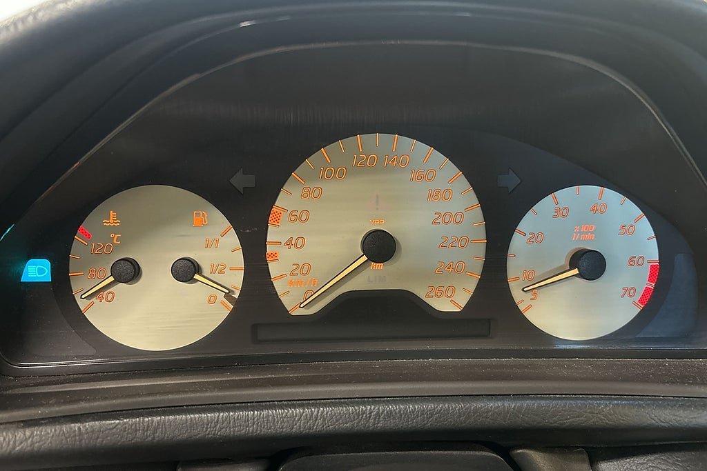 Vehicle Image 28