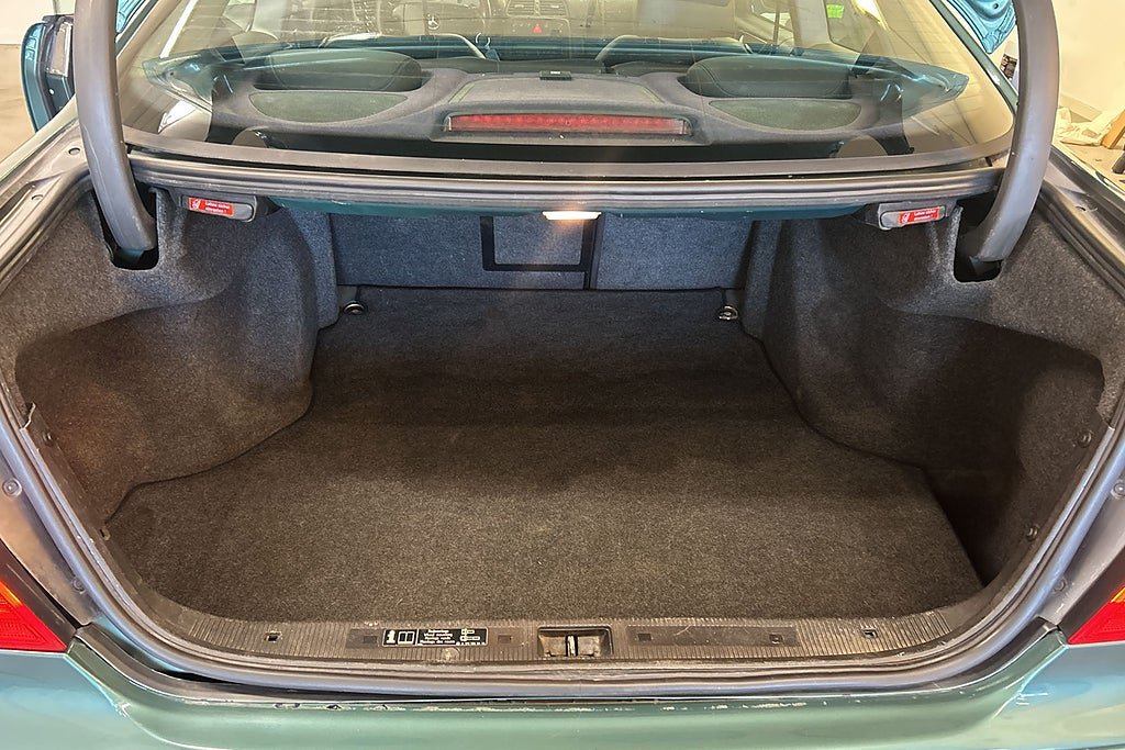 Vehicle Image 32