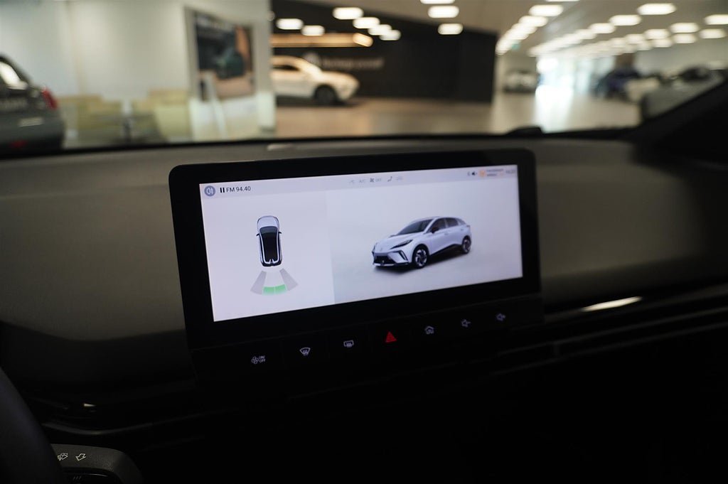 Vehicle Image 12