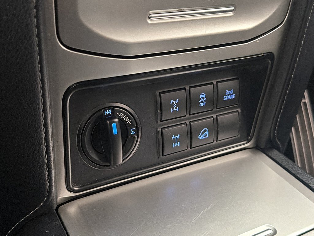 Vehicle Image 23