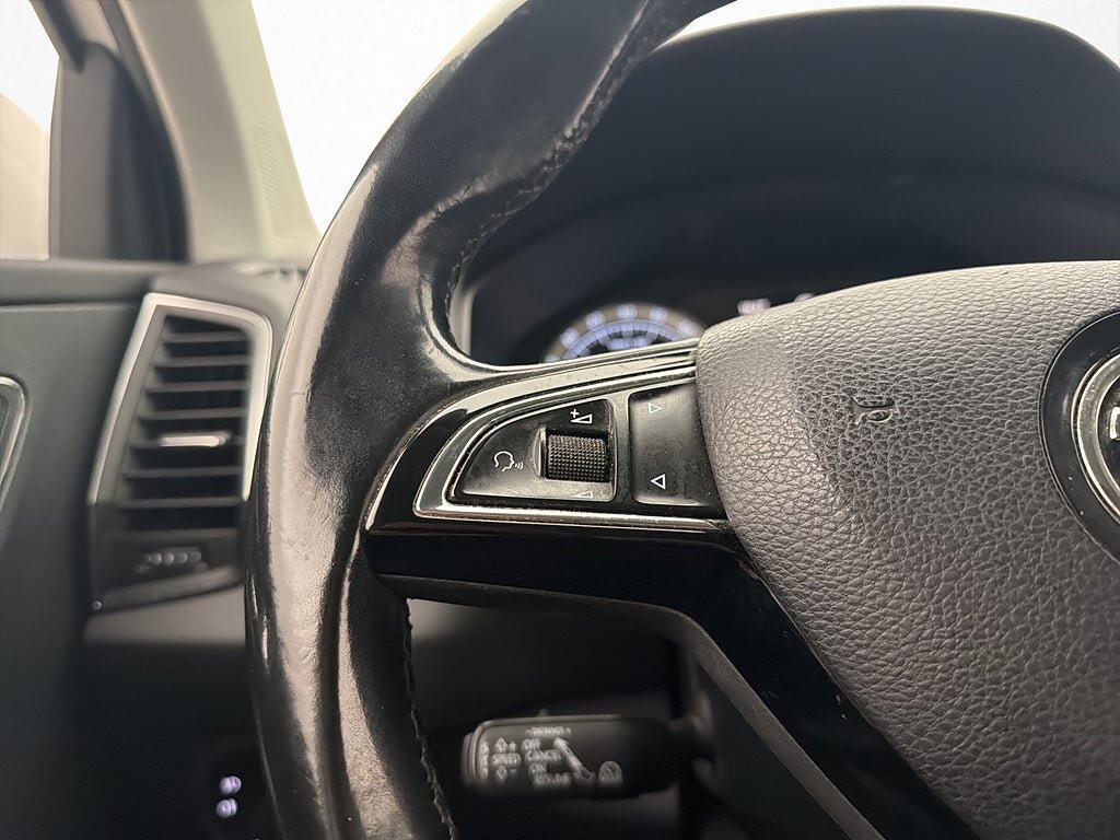 Vehicle Image 27