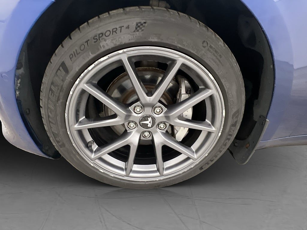 Vehicle Image 32