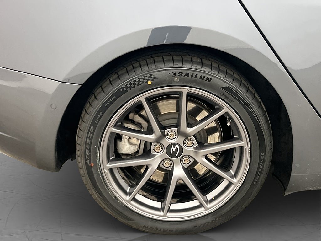 Vehicle Image 32