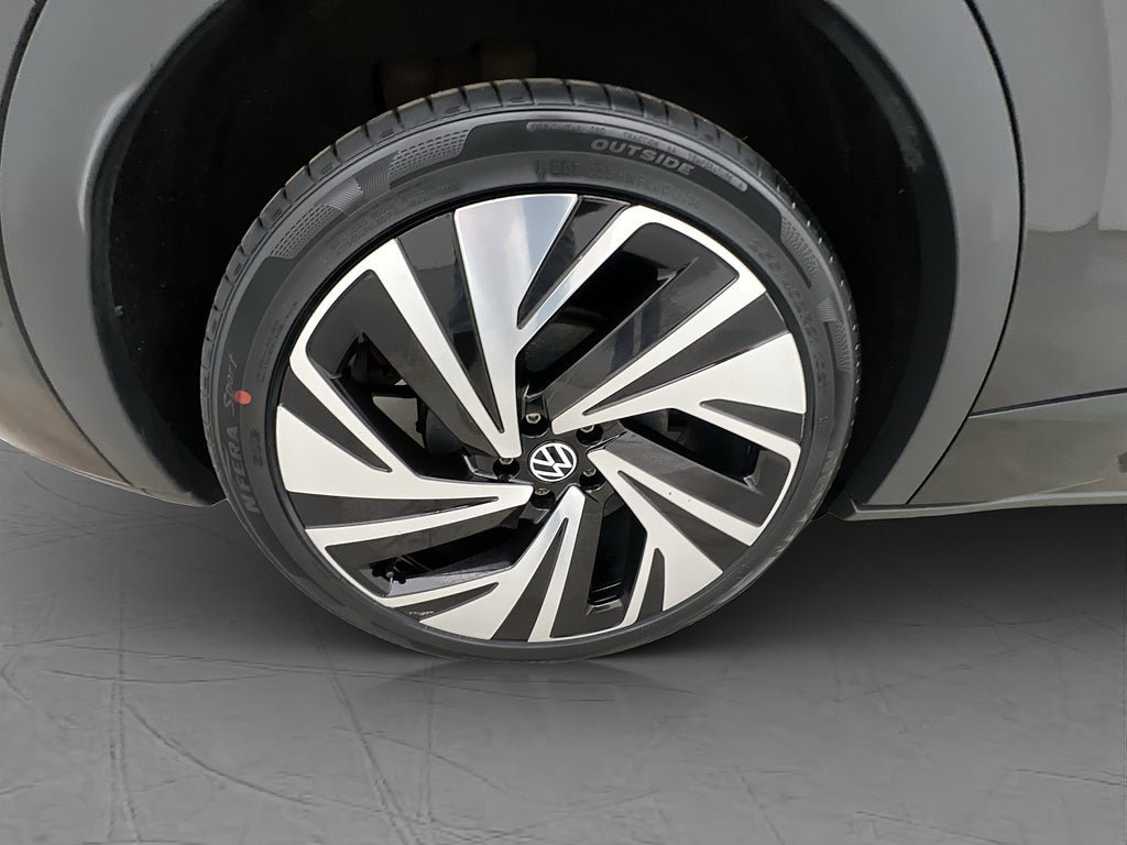 Vehicle Image 36