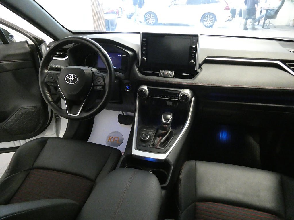 Vehicle Image 14