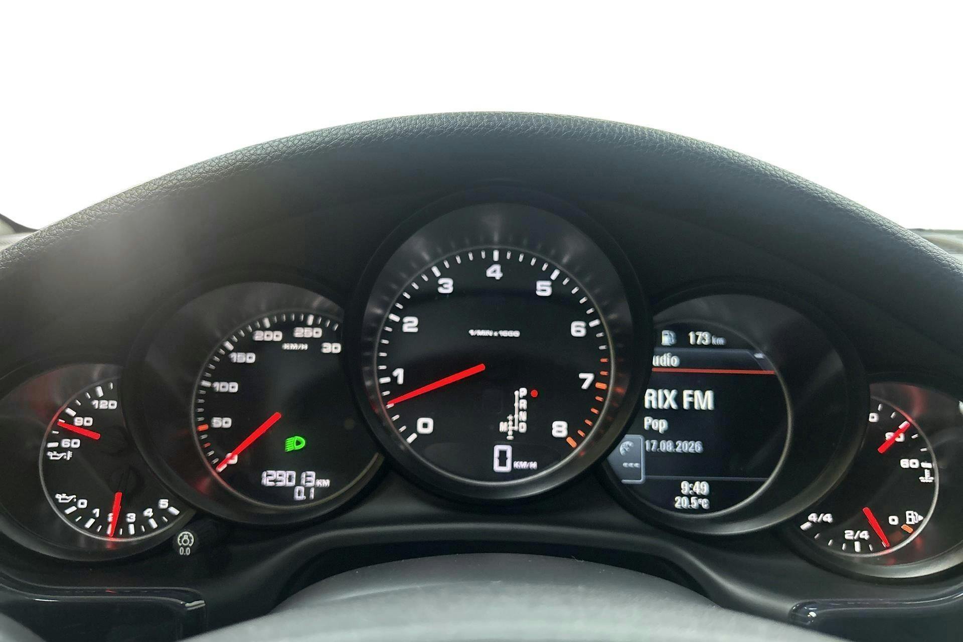 Vehicle Image 10