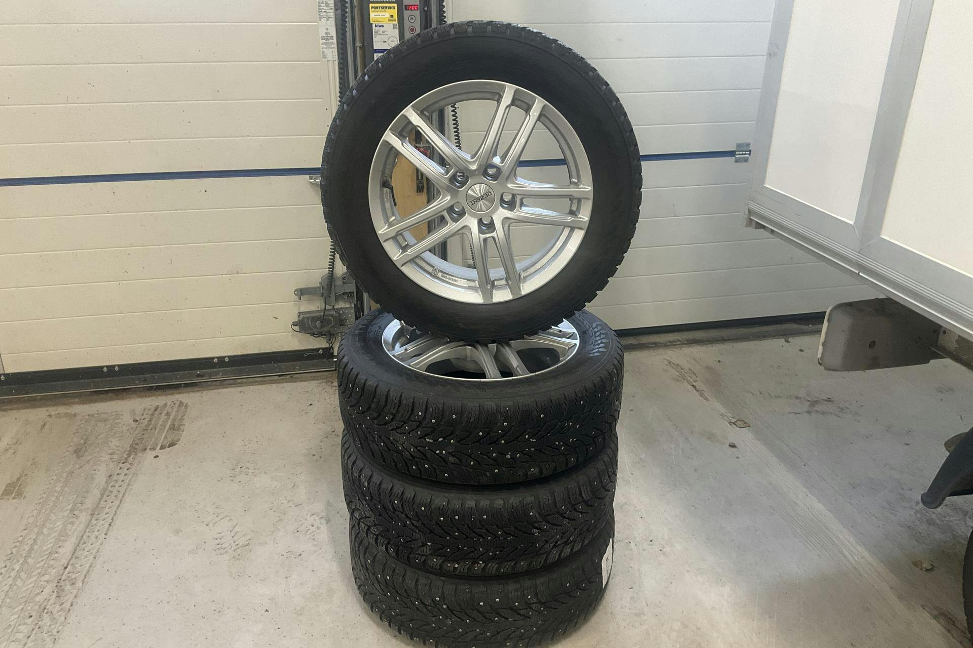 Vehicle Image 18