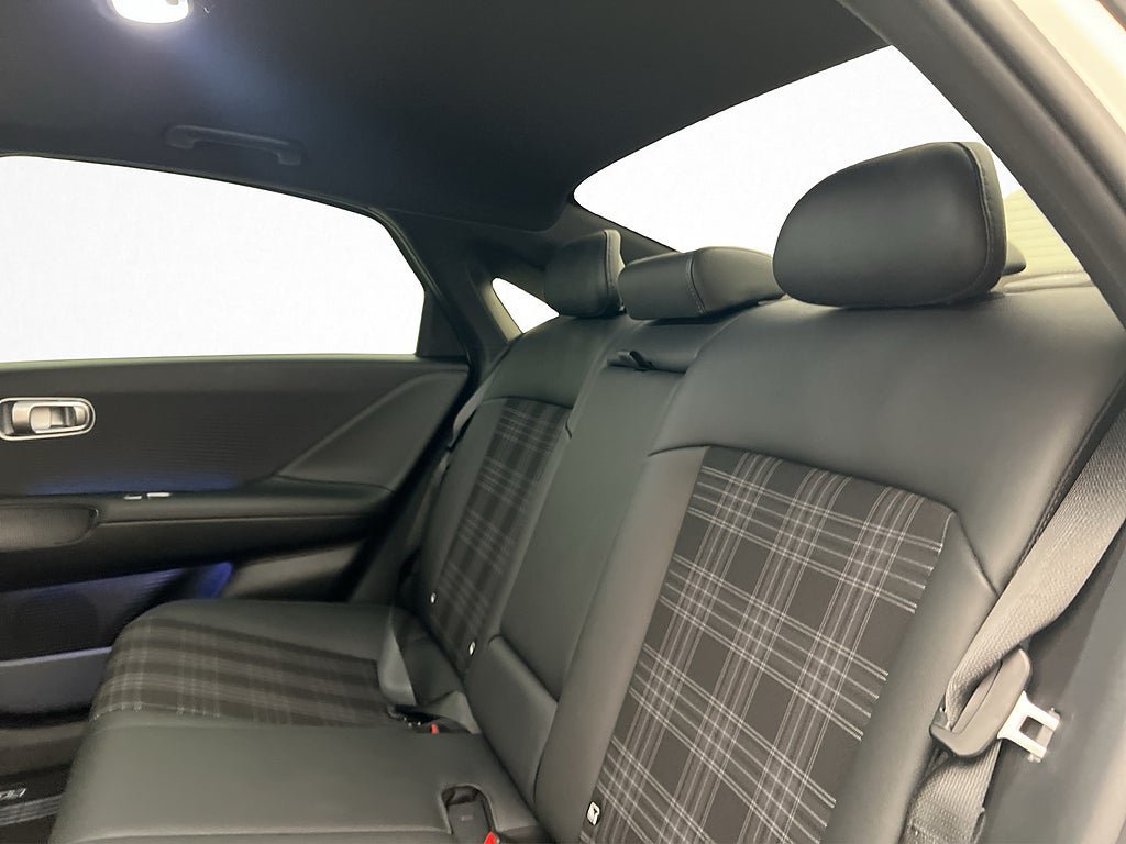Vehicle Image 33