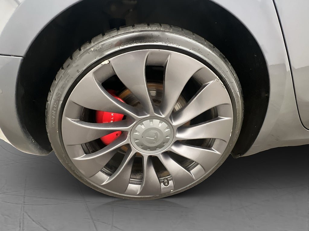 Vehicle Image 32