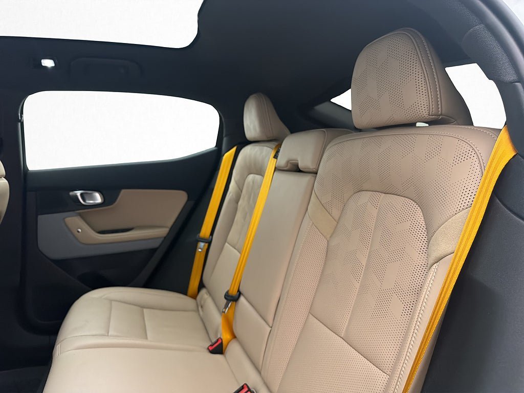 Vehicle Image 33