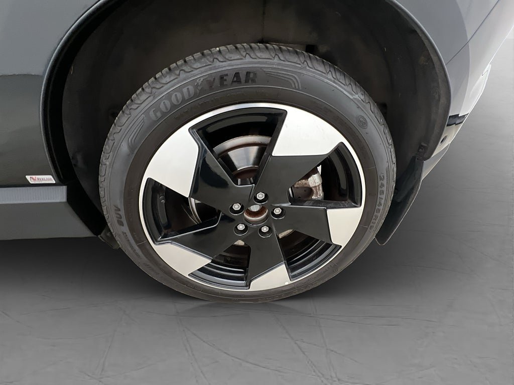Vehicle Image 37