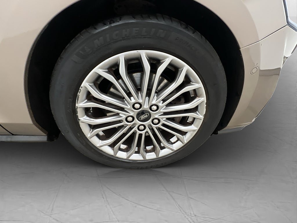 Vehicle Image 32