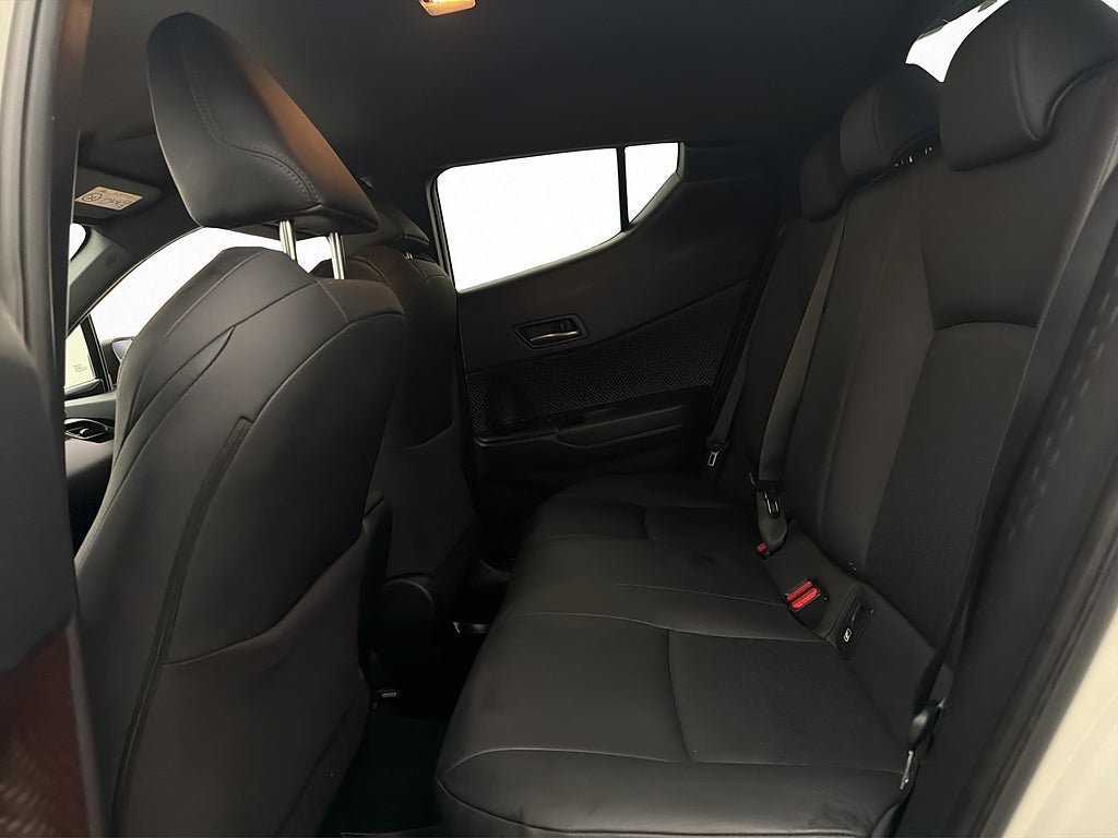 Vehicle Image 28