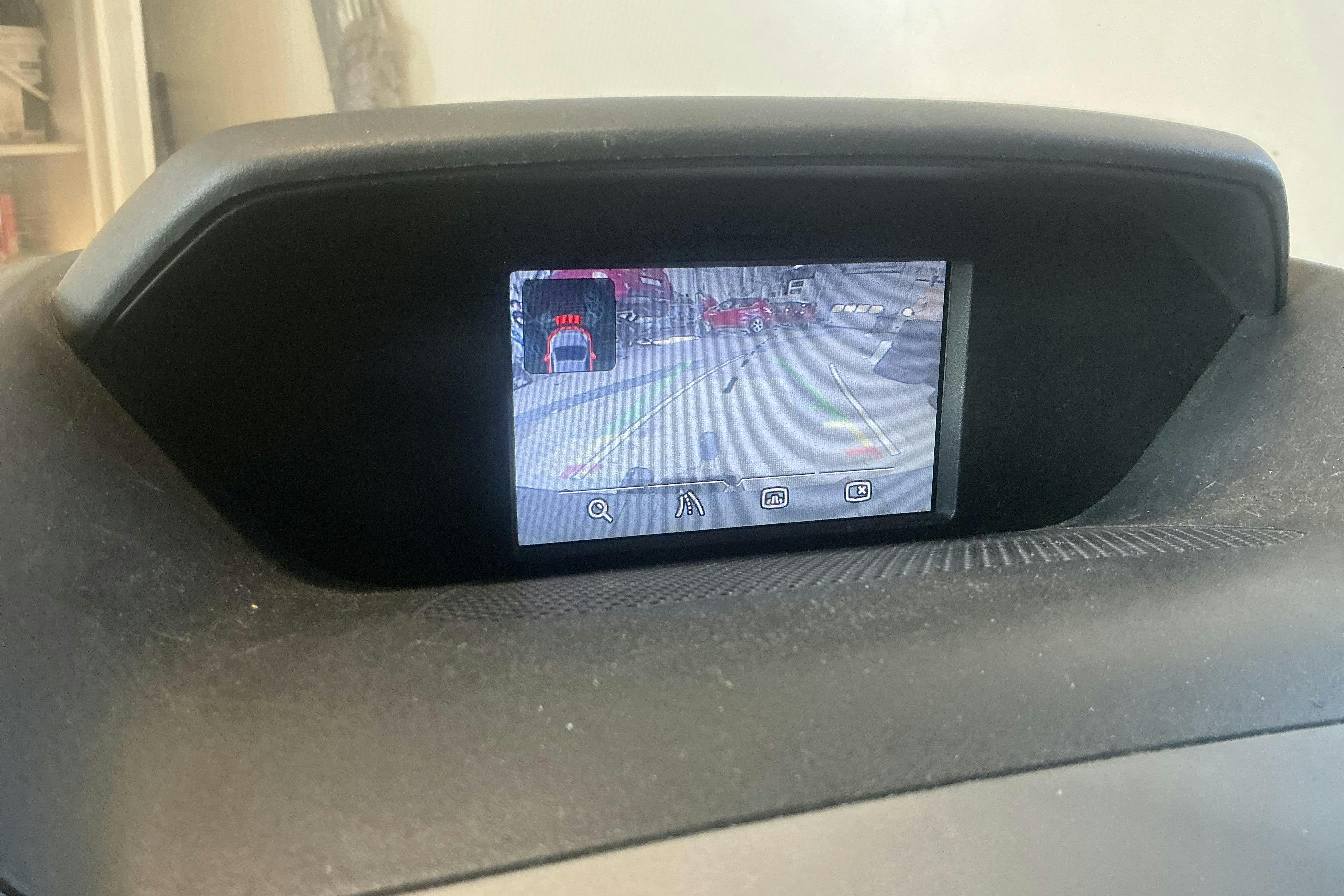 Vehicle Image 14