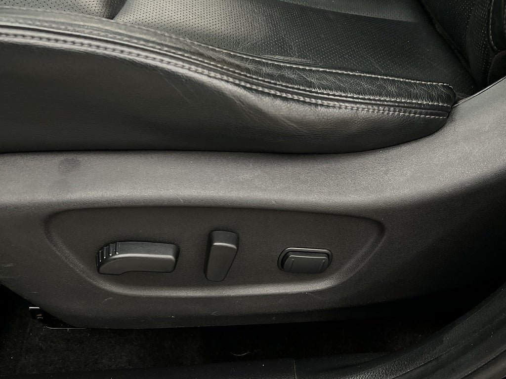Vehicle Image 24