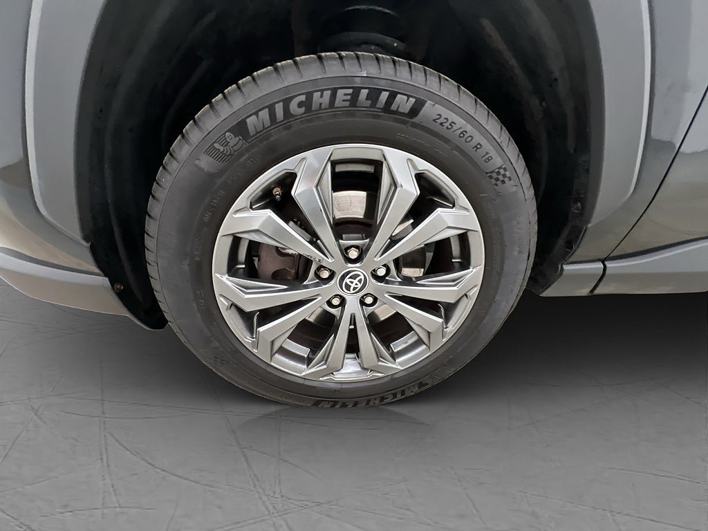 Vehicle Image 32
