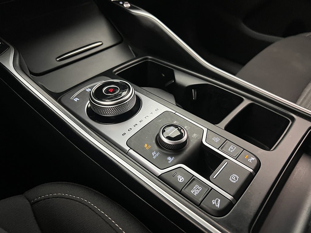 Vehicle Image 24