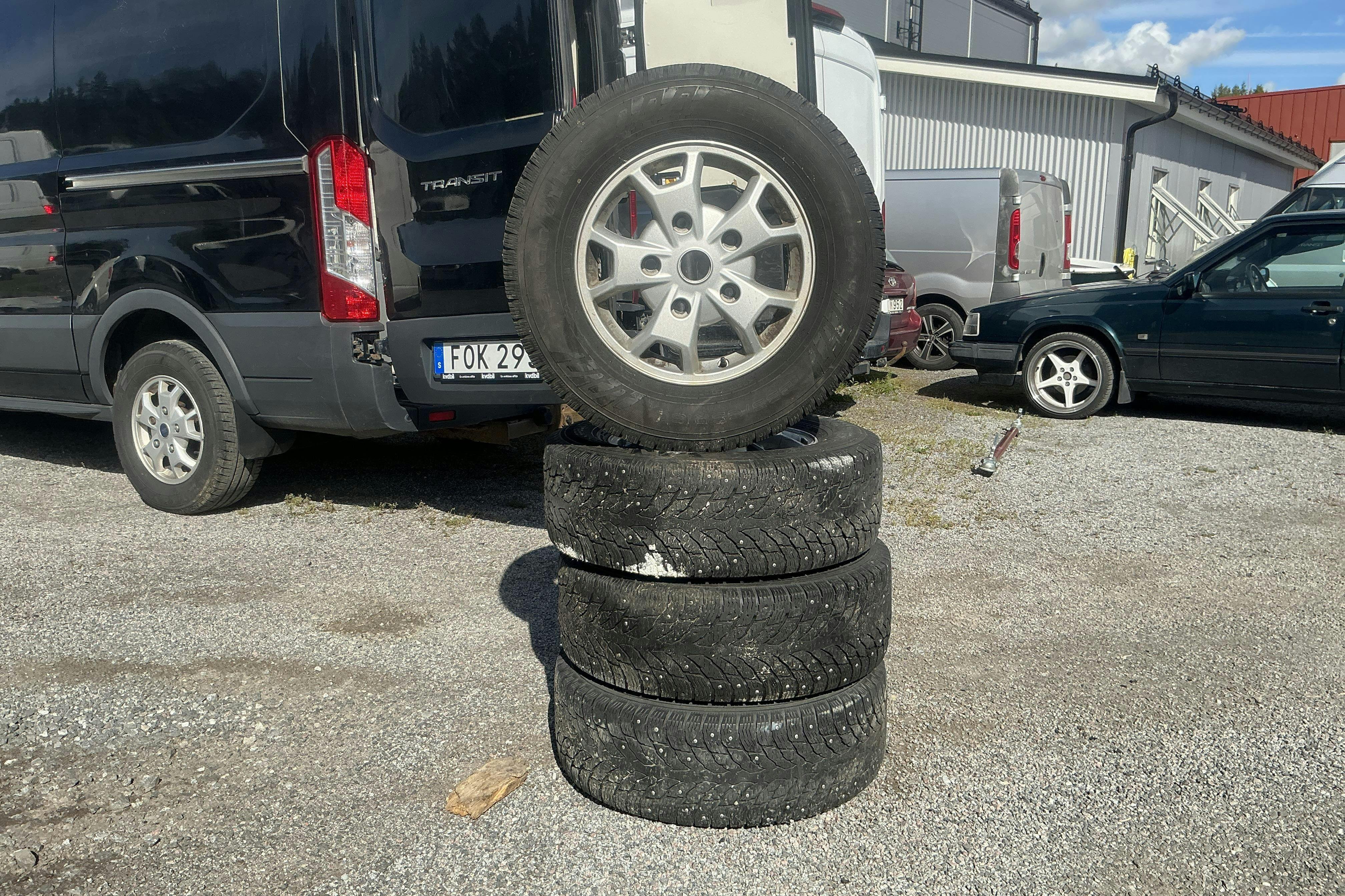 Vehicle Image 17