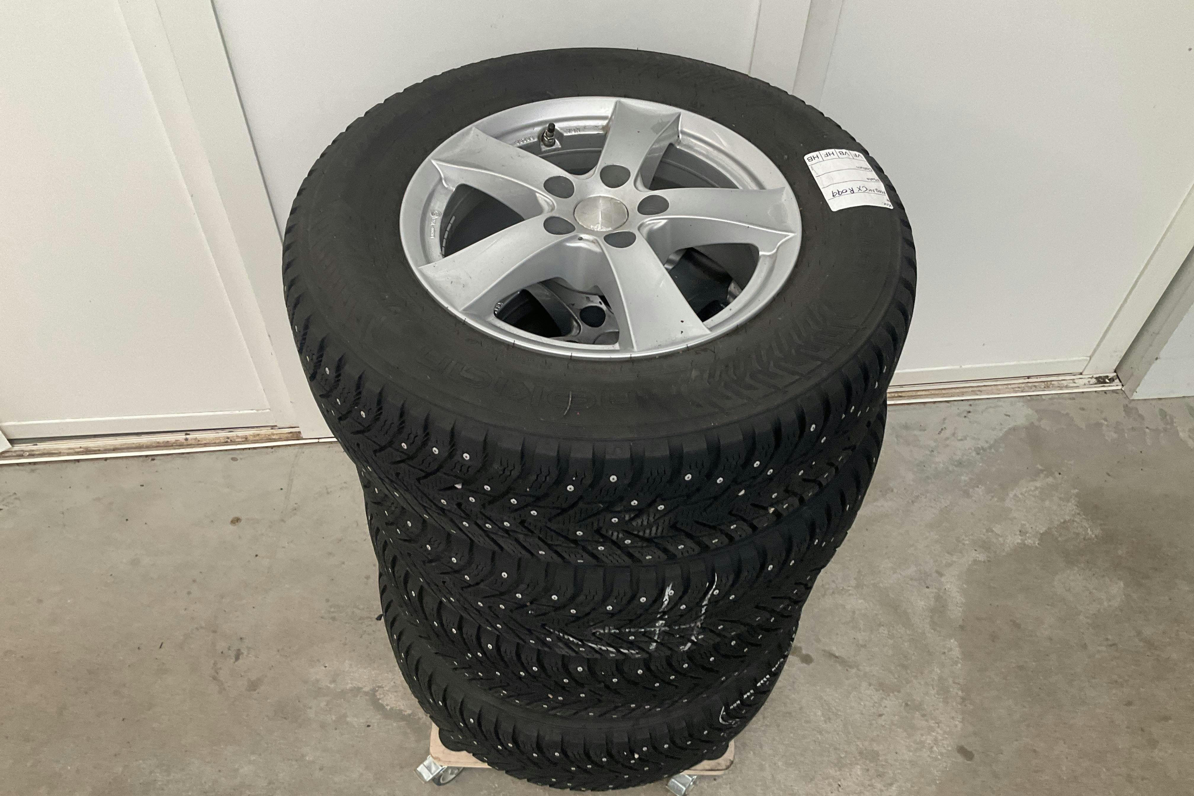 Vehicle Image 13