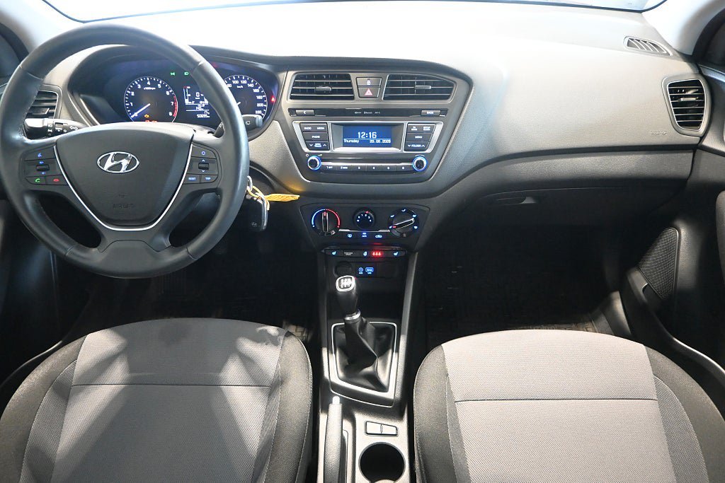 Vehicle Image 12
