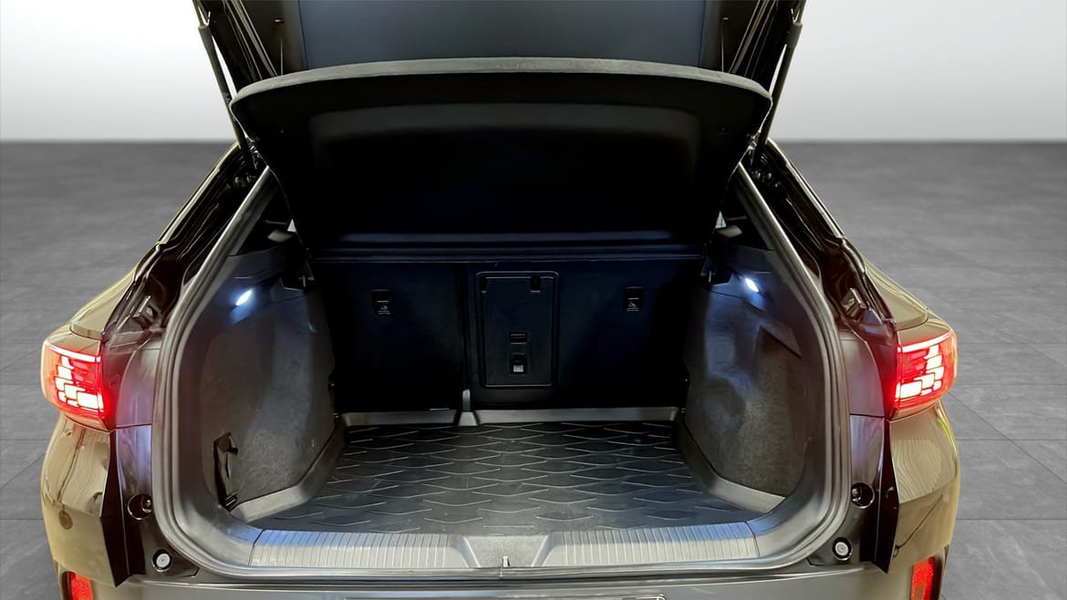 Vehicle Image 12
