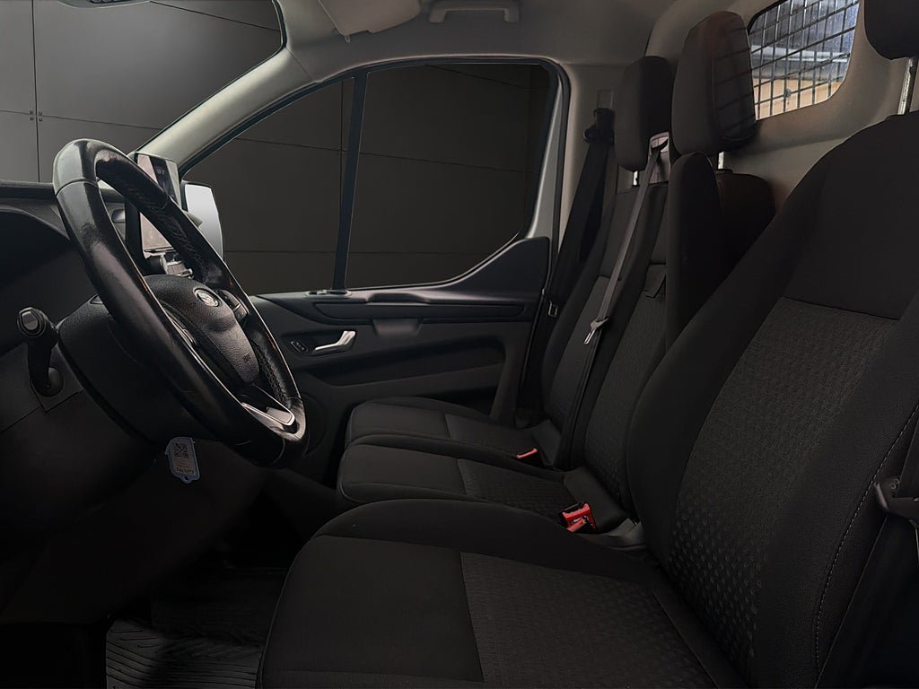 Vehicle Image 15