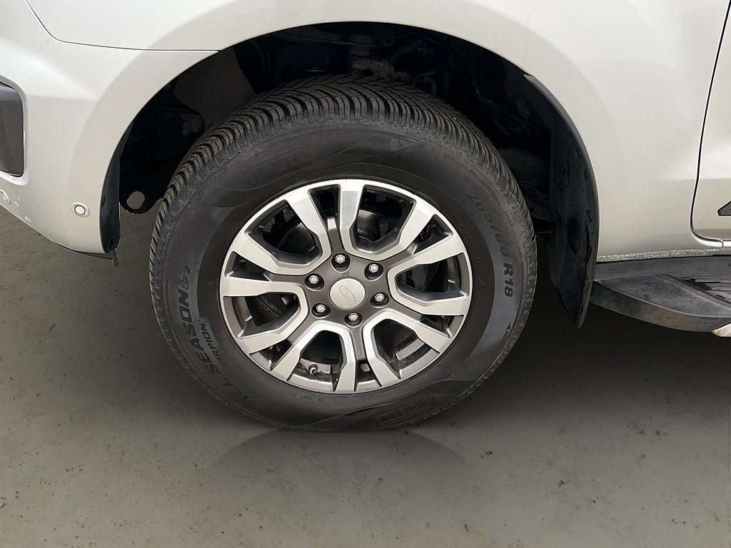 Vehicle Image 33