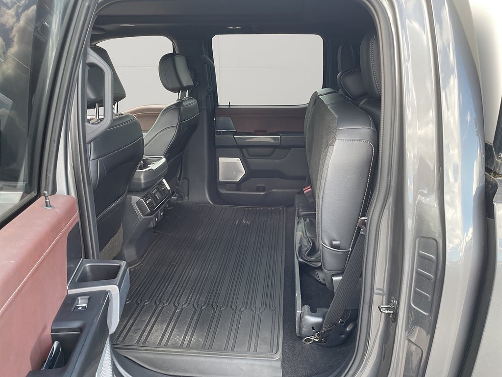 Vehicle Image 37