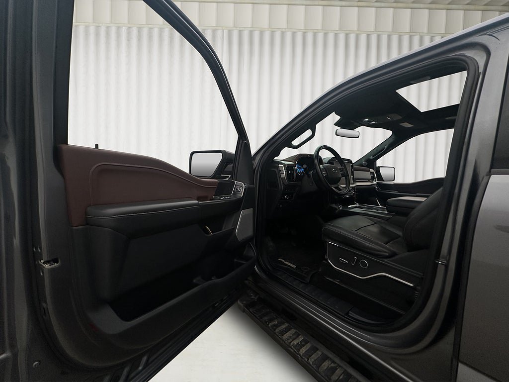 Vehicle Image 38