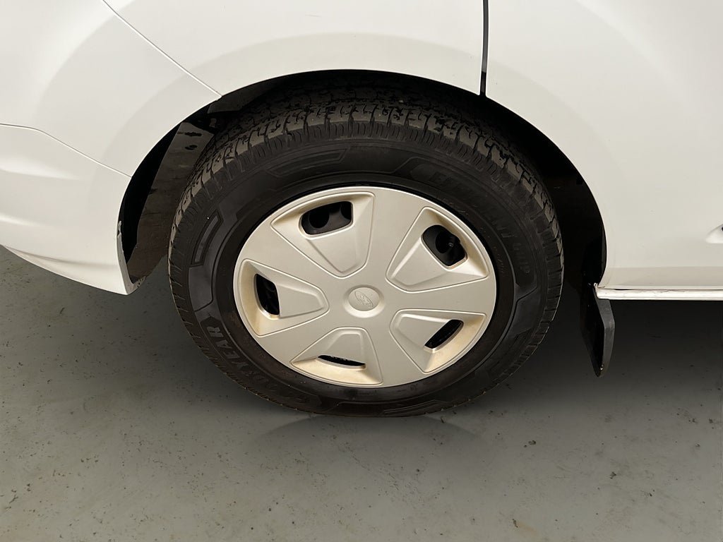 Vehicle Image 28