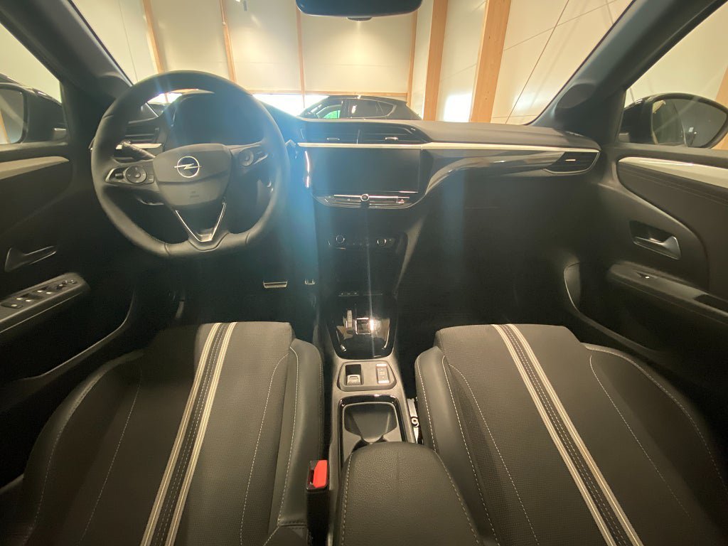 Vehicle Image 9