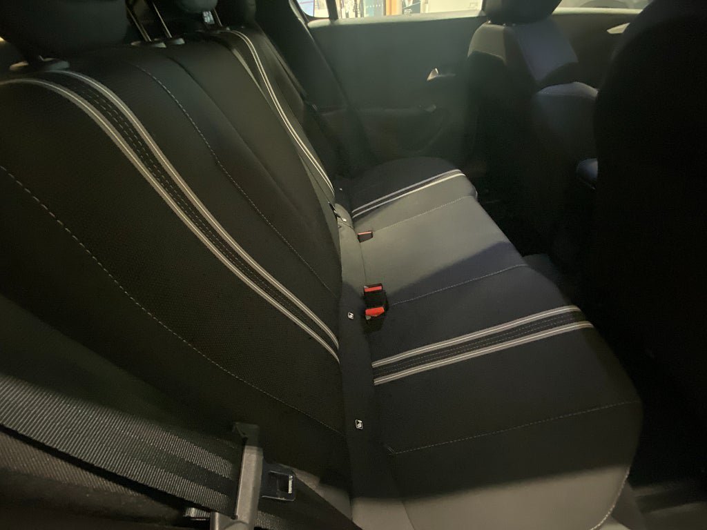 Vehicle Image 16
