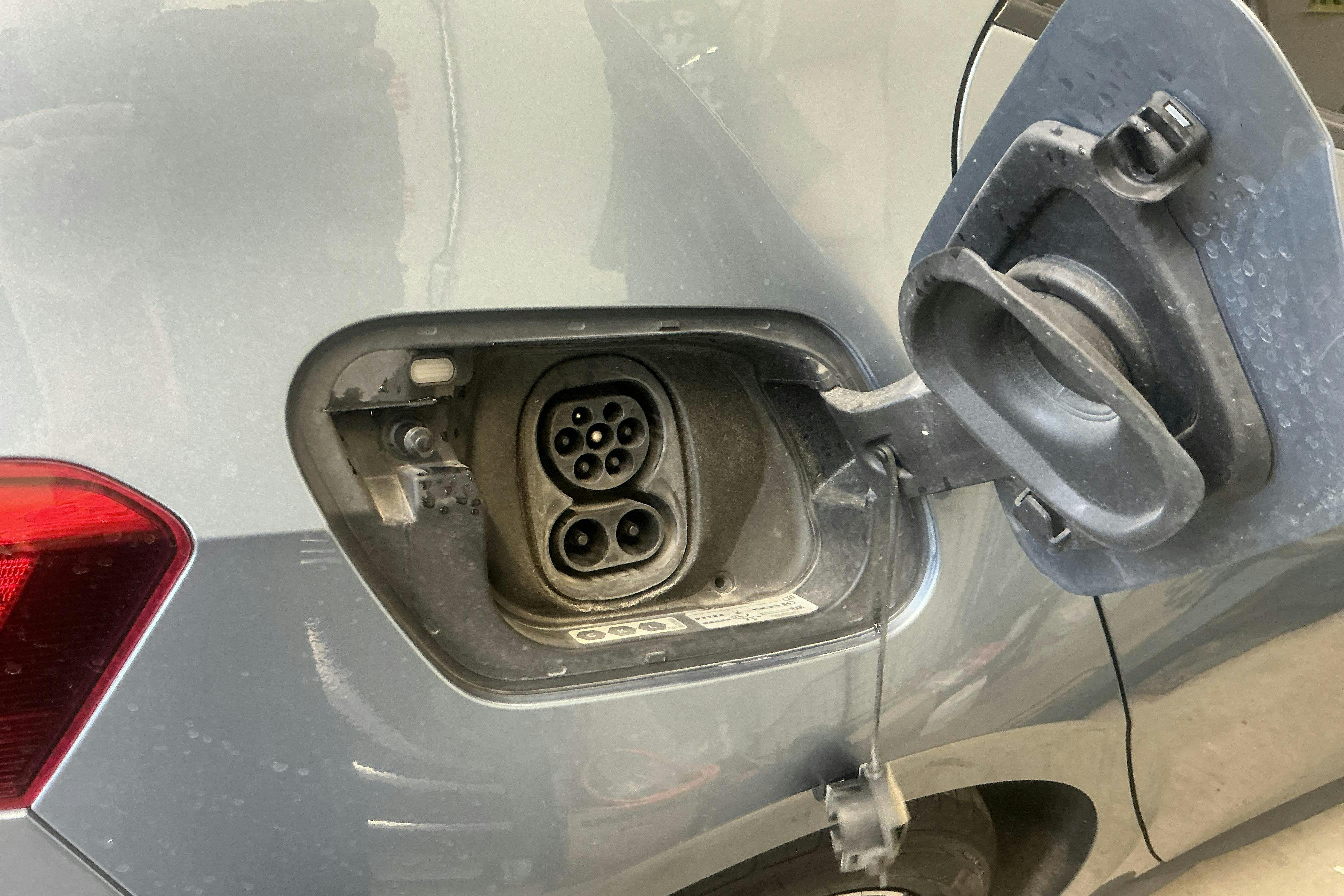 Vehicle Image 16