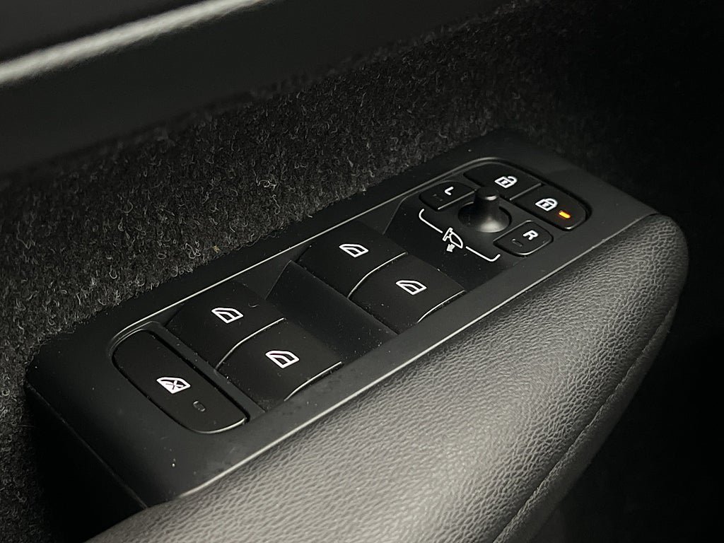 Vehicle Image 28