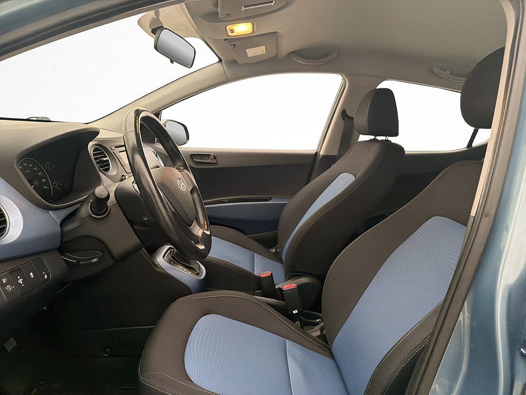 Vehicle Image 10