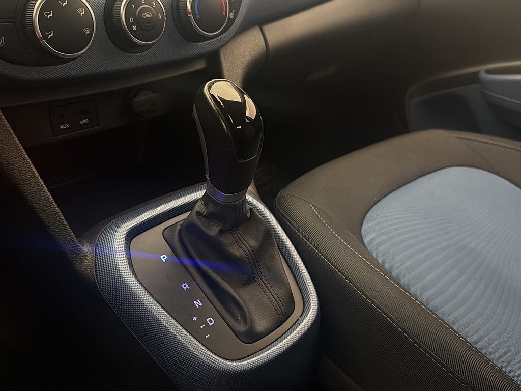 Vehicle Image 16