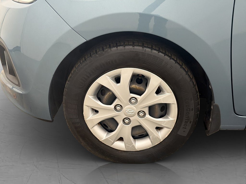 Vehicle Image 21